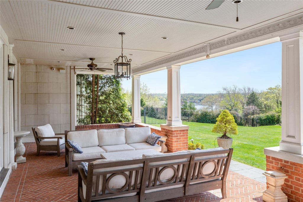 34 of 49 - 6b Blue Sea Lane, Great Neck, NY