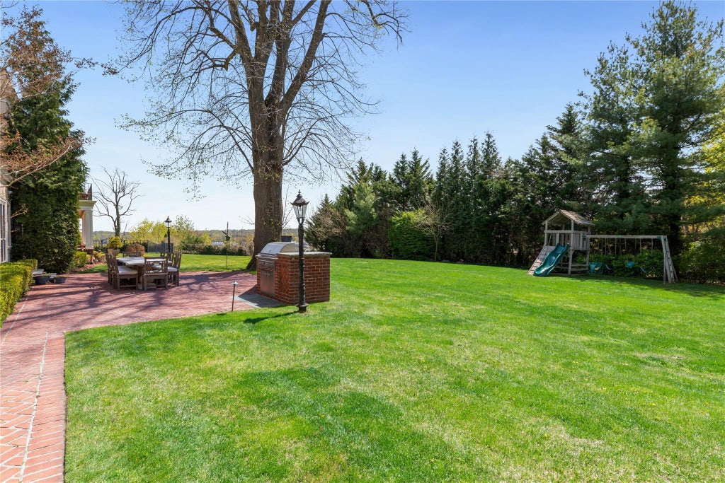 36 of 49 - 6b Blue Sea Lane, Great Neck, NY