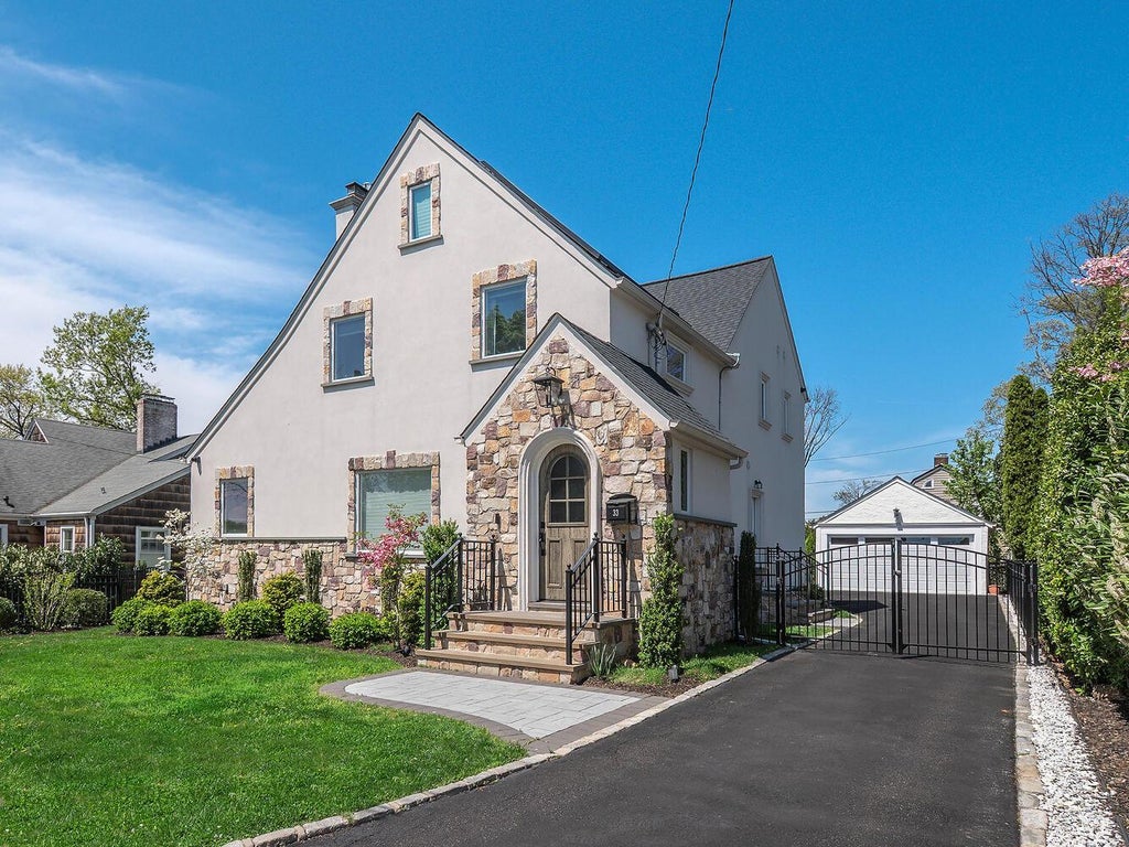 1 of 38 - 33 Mora Court, Manhasset, NY