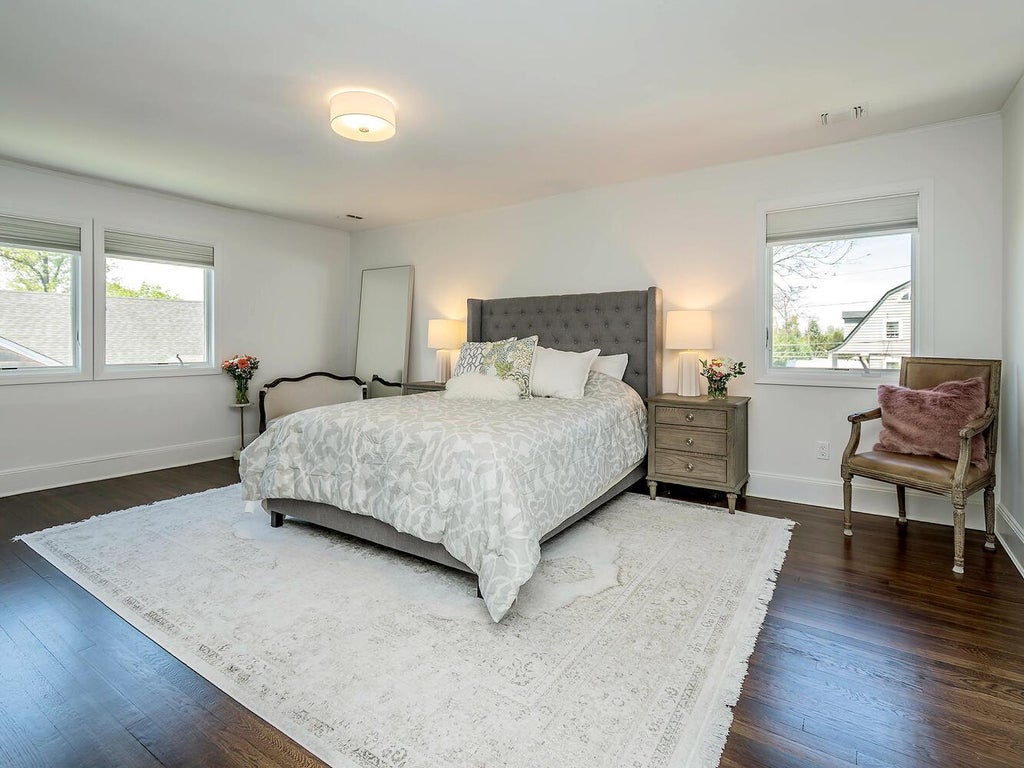 20 of 38 - 33 Mora Court, Manhasset, NY