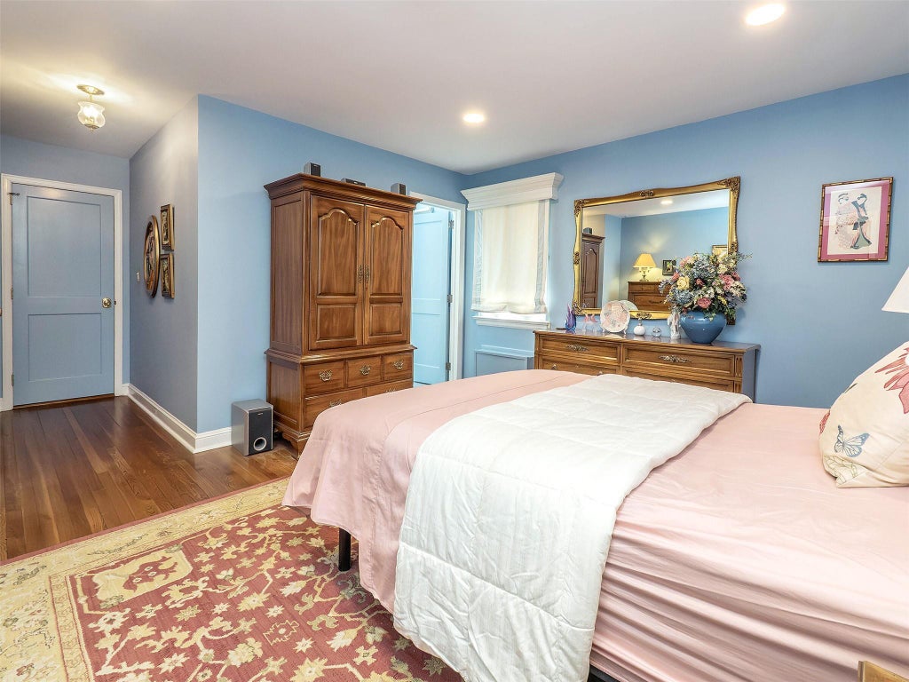 22 of 30 - 20 The Hemlocks, Roslyn Estates, NY