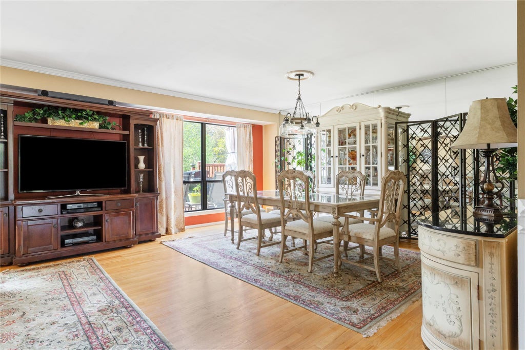 10 of 33 - 108 Hidden Ponds Circle, Smithtown, NY
