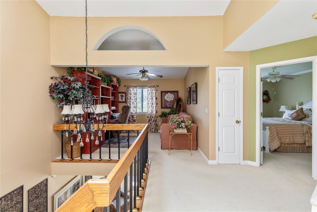 18 of 33 - 108 Hidden Ponds Circle, Smithtown, NY