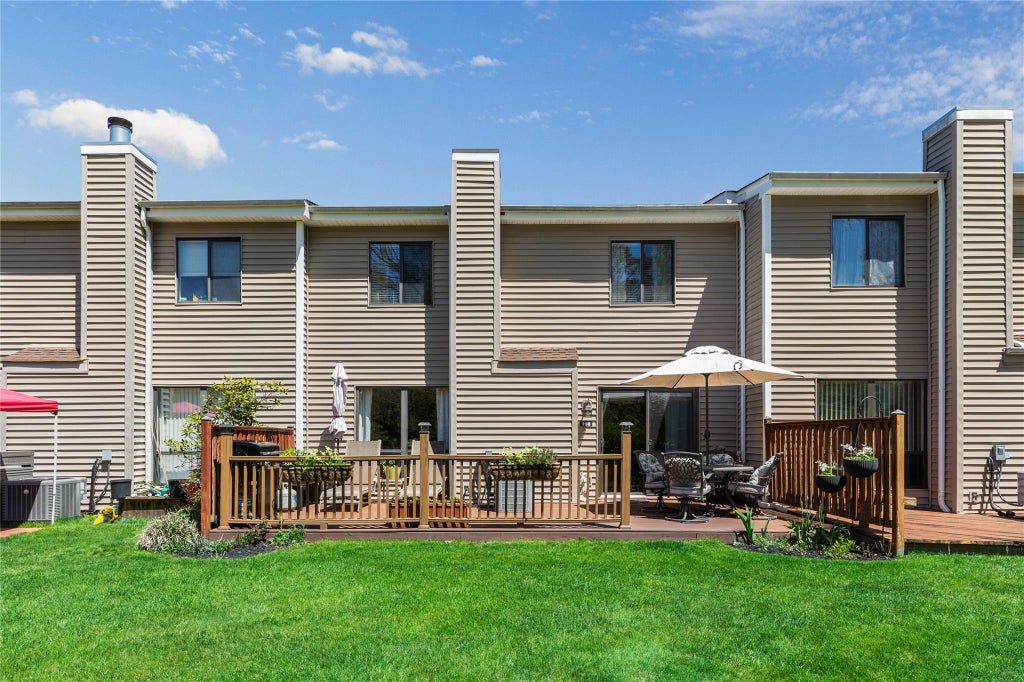 1 of 33 - 108 Hidden Ponds Circle, Smithtown, NY