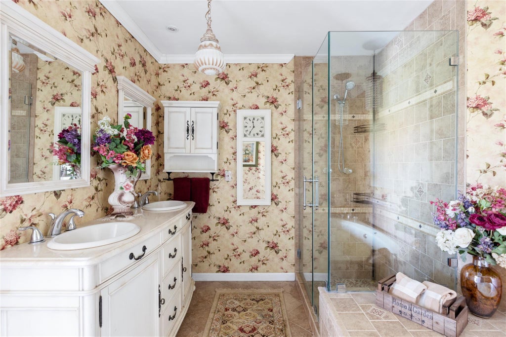 21 of 33 - 108 Hidden Ponds Circle, Smithtown, NY