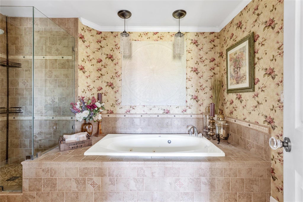 22 of 33 - 108 Hidden Ponds Circle, Smithtown, NY