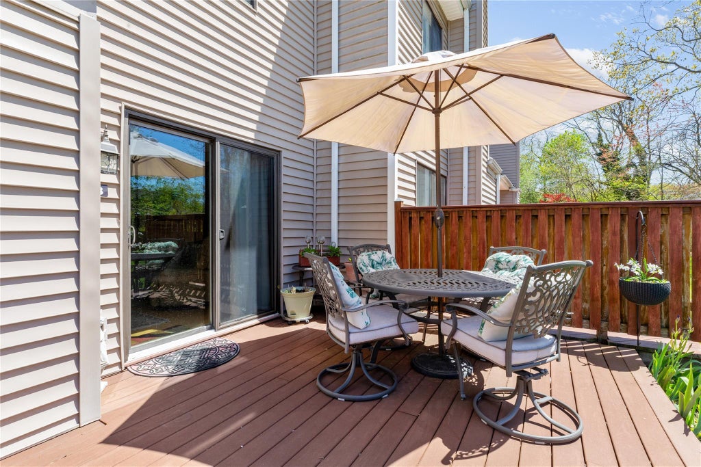 25 of 33 - 108 Hidden Ponds Circle, Smithtown, NY