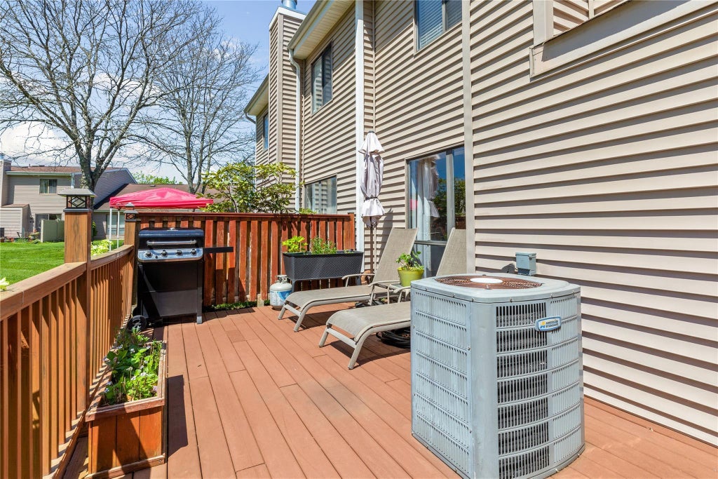 26 of 33 - 108 Hidden Ponds Circle, Smithtown, NY