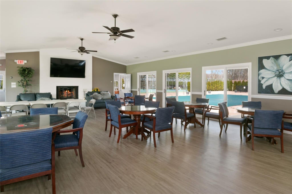 28 of 33 - 108 Hidden Ponds Circle, Smithtown, NY