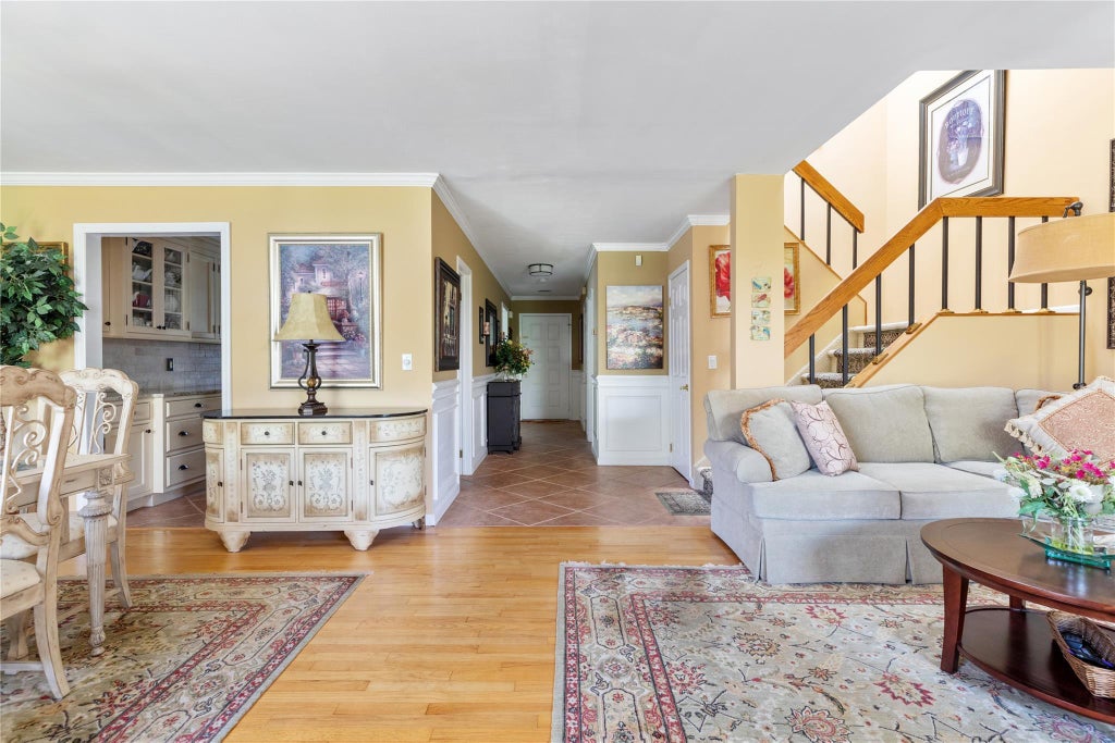 5 of 33 - 108 Hidden Ponds Circle, Smithtown, NY