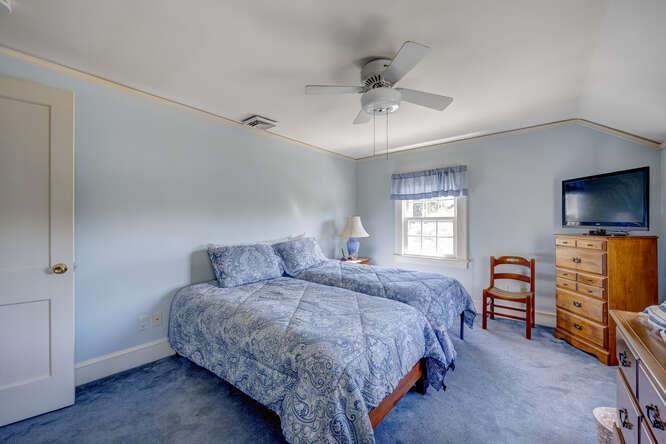 17 of 25 - 163 Wilson Avenue, Westbury, NY