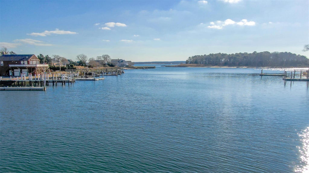 1 of 33 - 254 Overlook Drive, Aquebogue, NY