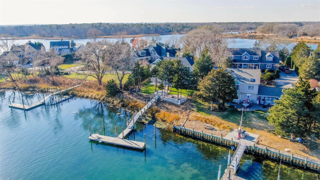 2 of 33 - 254 Overlook Drive, Aquebogue, NY