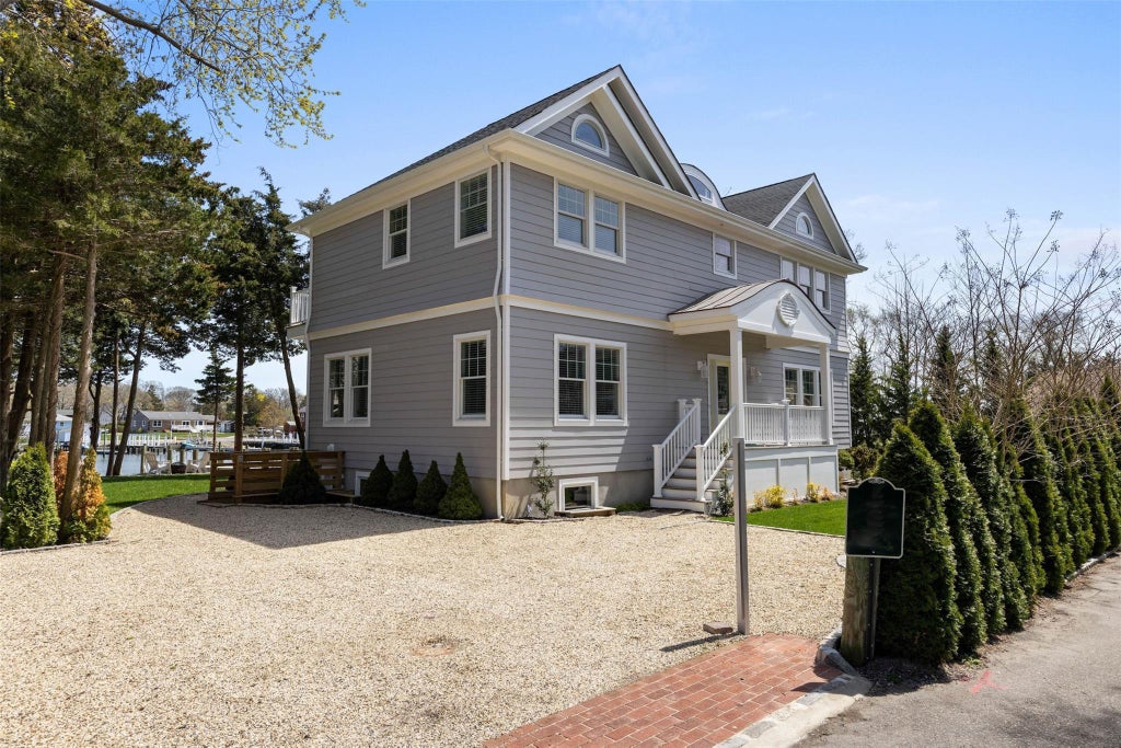3 of 33 - 254 Overlook Drive, Aquebogue, NY
