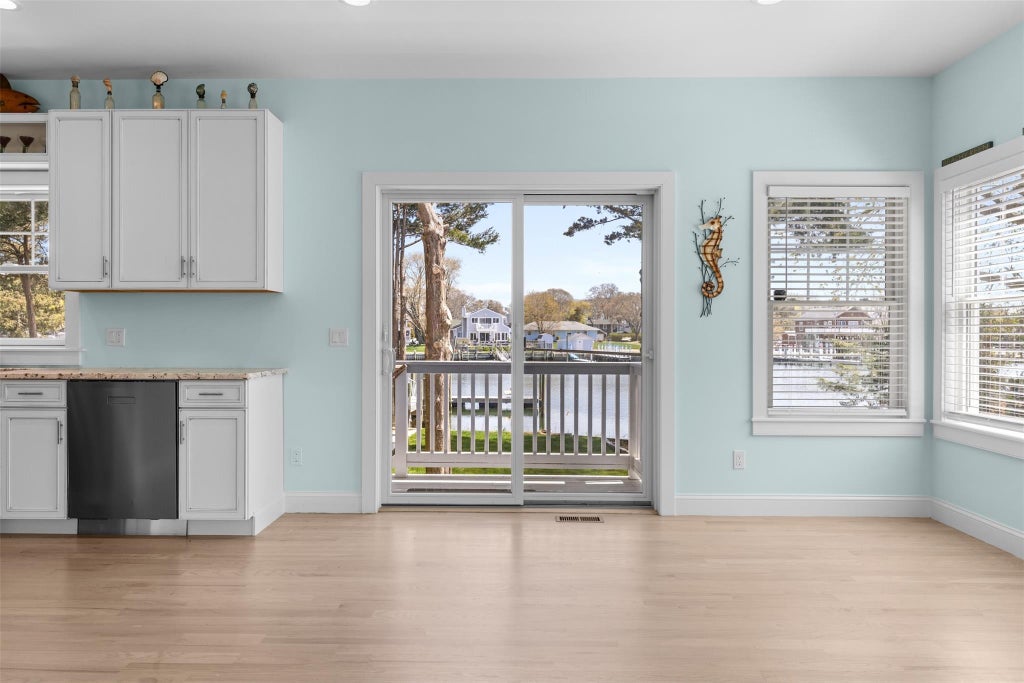 7 of 33 - 254 Overlook Drive, Aquebogue, NY