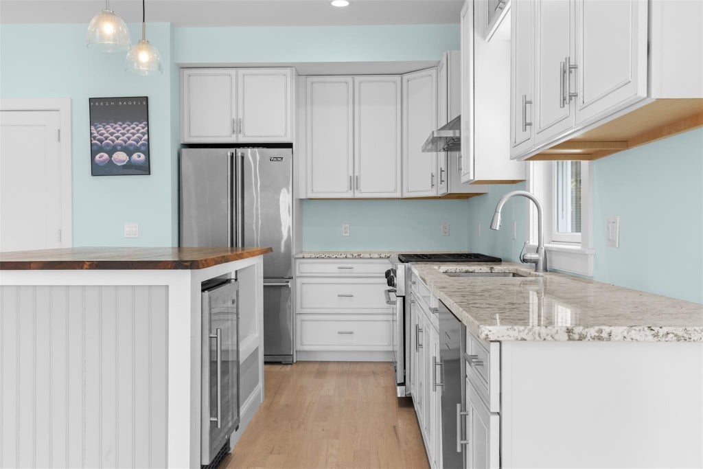 8 of 33 - 254 Overlook Drive, Aquebogue, NY