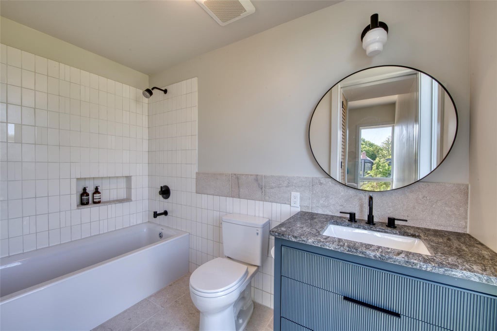 15 of 31 - 305 Narrow River Road, Orient, NY
