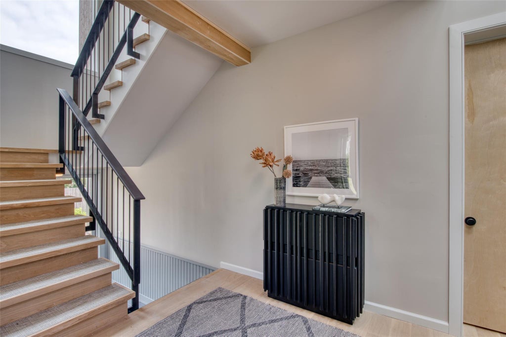 17 of 31 - 305 Narrow River Road, Orient, NY