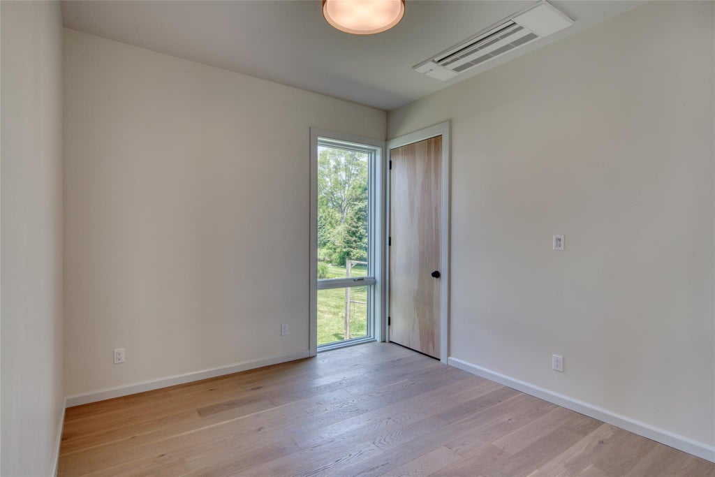 23 of 31 - 305 Narrow River Road, Orient, NY