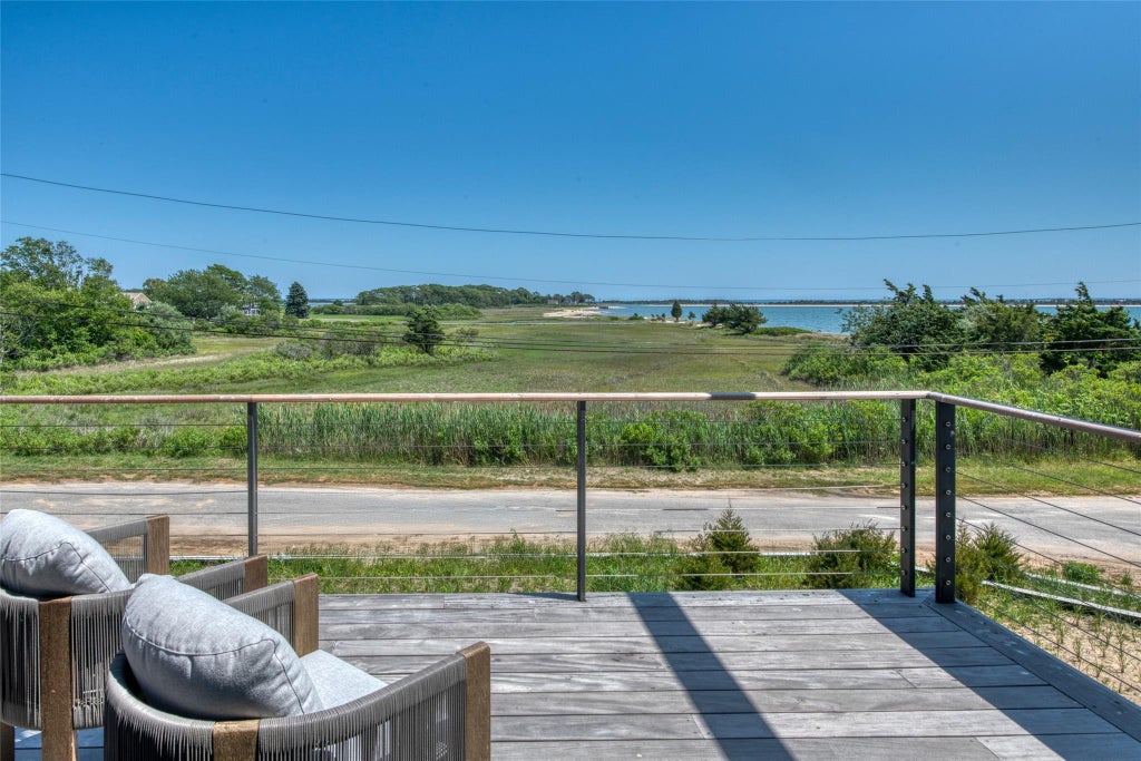 7 of 31 - 305 Narrow River Road, Orient, NY
