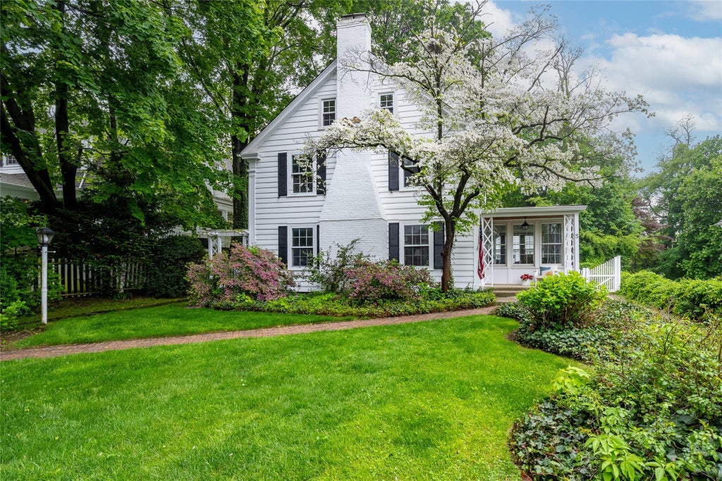1 of 6 - 5 Summit Road, Port Washington, NY