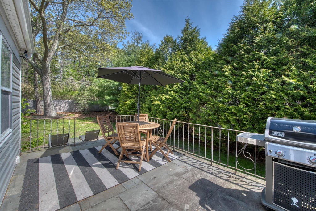 7 of 19 - 75 Gull Pond Lane, Greenport, NY