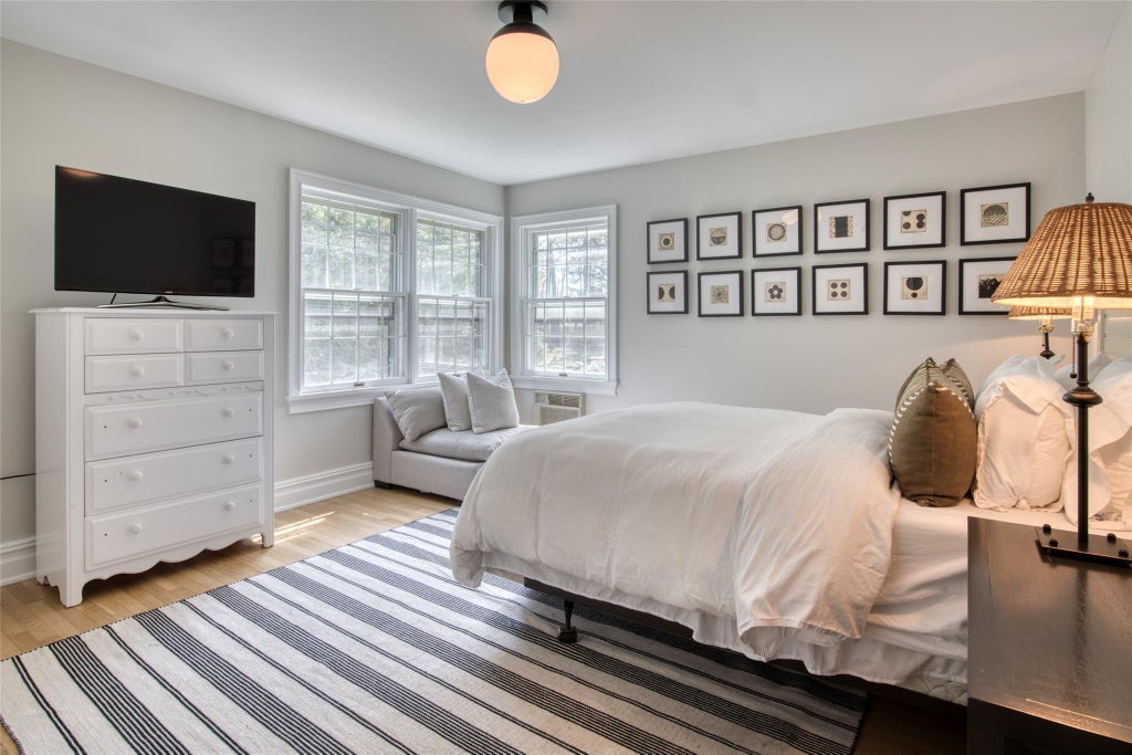 8 of 19 - 75 Gull Pond Lane, Greenport, NY