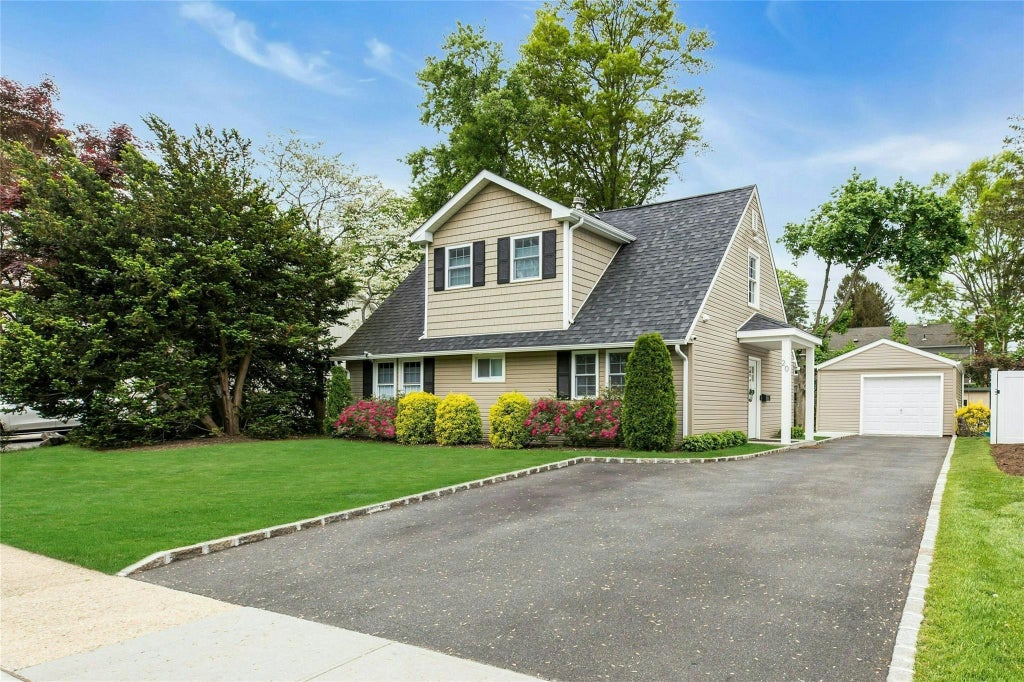 1 of 23 - 20 Robert Road, Glen Cove, NY