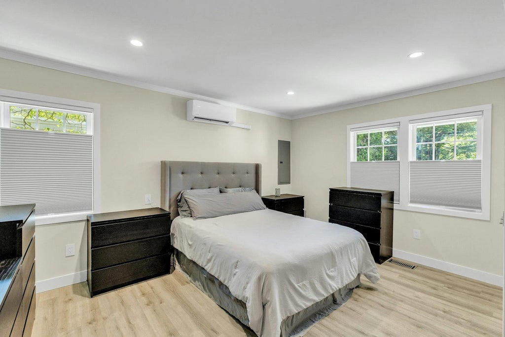 11 of 23 - 20 Robert Road, Glen Cove, NY