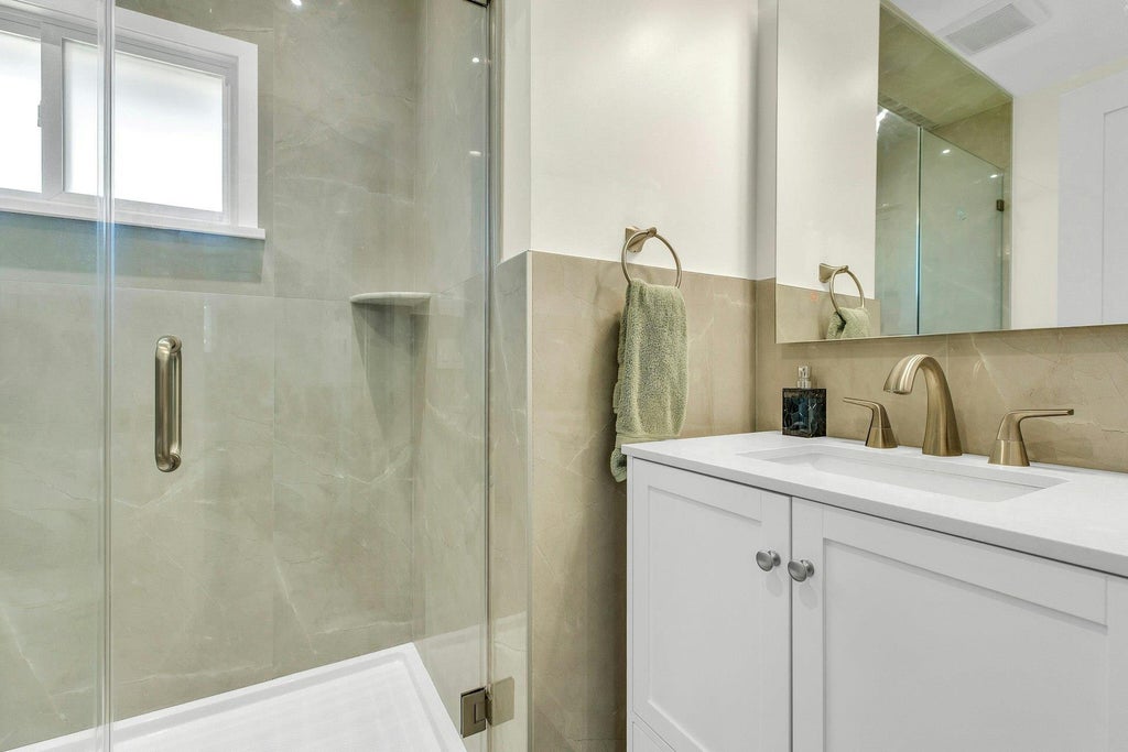 13 of 23 - 20 Robert Road, Glen Cove, NY