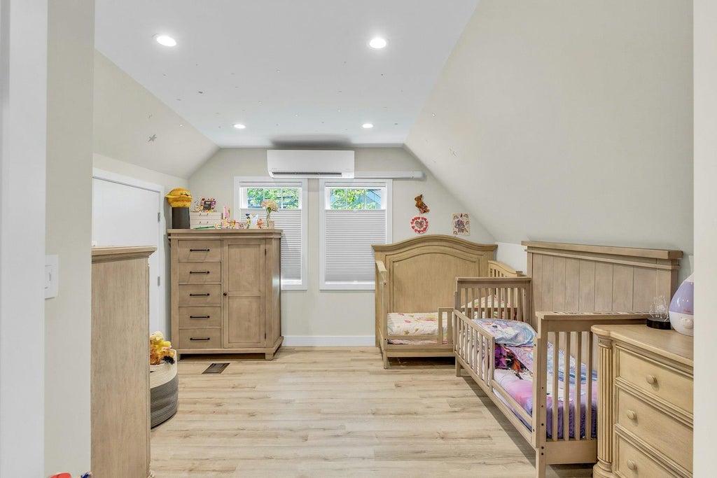 17 of 23 - 20 Robert Road, Glen Cove, NY