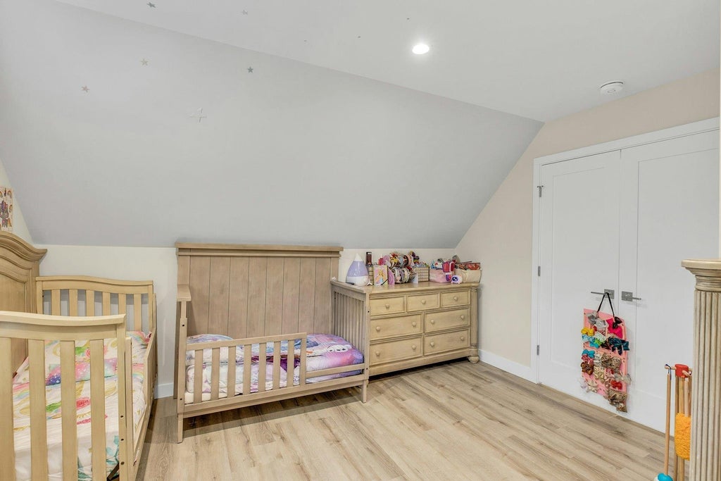 18 of 23 - 20 Robert Road, Glen Cove, NY