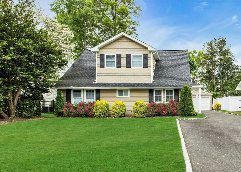 1 of 23 - 20 Robert Road, Glen Cove, NY