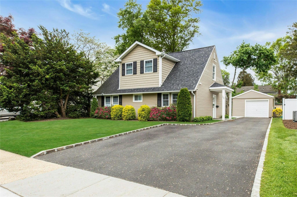 2 of 23 - 20 Robert Road, Glen Cove, NY