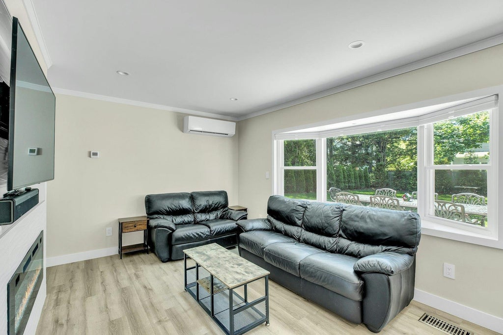 3 of 23 - 20 Robert Road, Glen Cove, NY