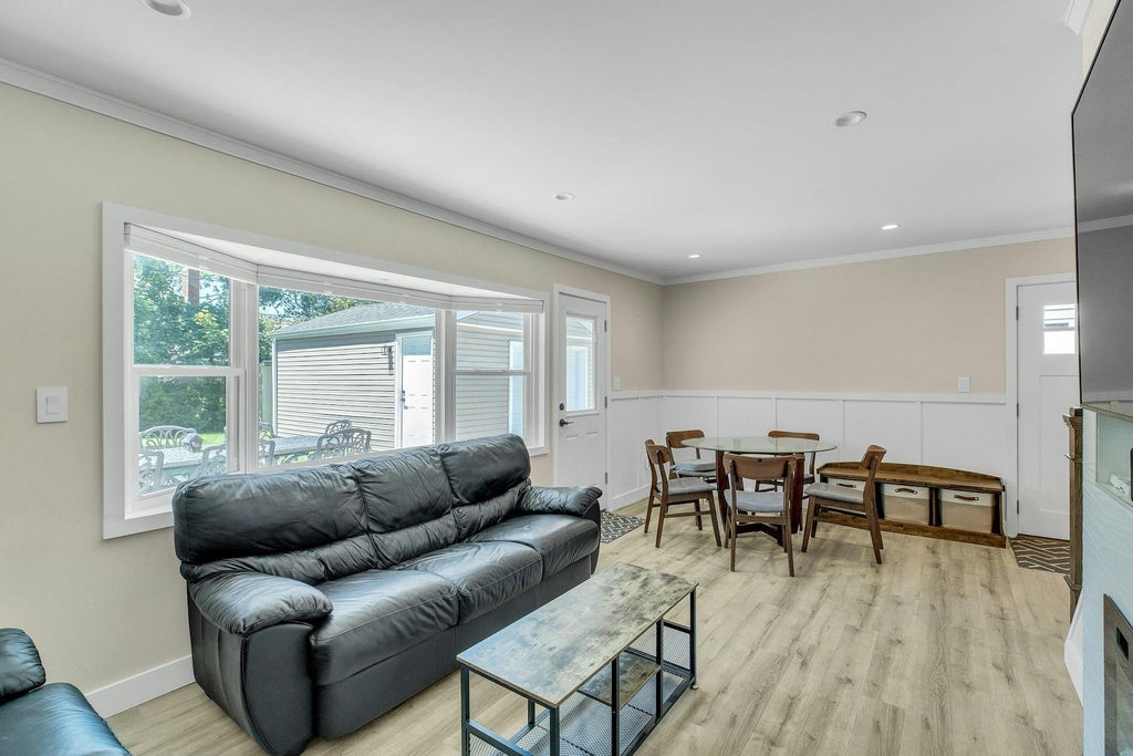 5 of 23 - 20 Robert Road, Glen Cove, NY