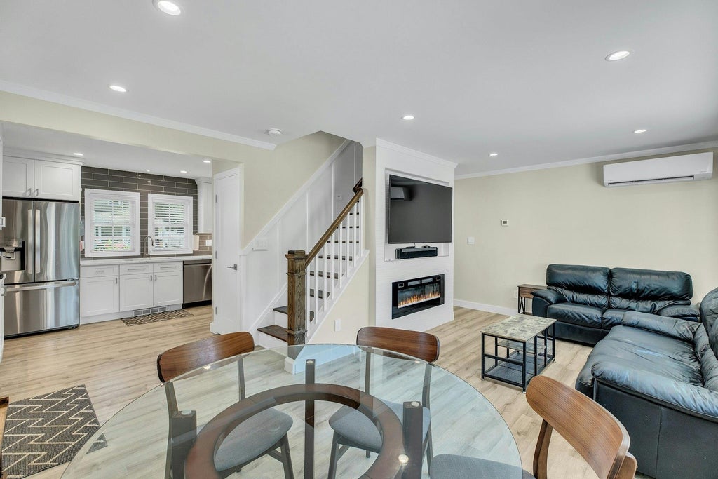 6 of 23 - 20 Robert Road, Glen Cove, NY