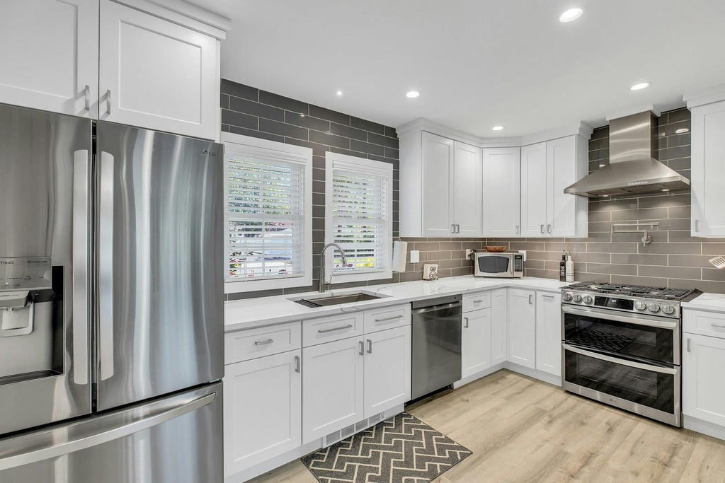 8 of 23 - 20 Robert Road, Glen Cove, NY
