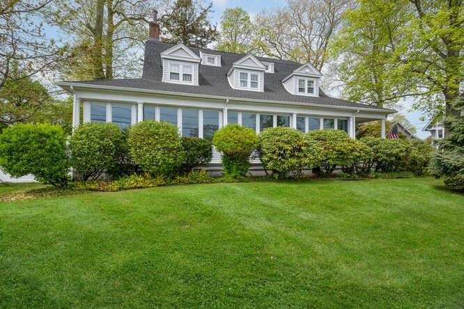 1 of 39 - 76 Argyle Avenue, Babylon, NY