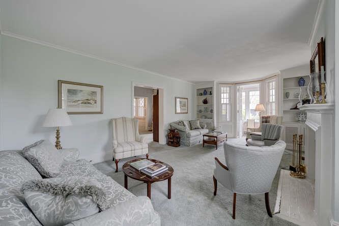14 of 39 - 76 Argyle Avenue, Babylon, NY