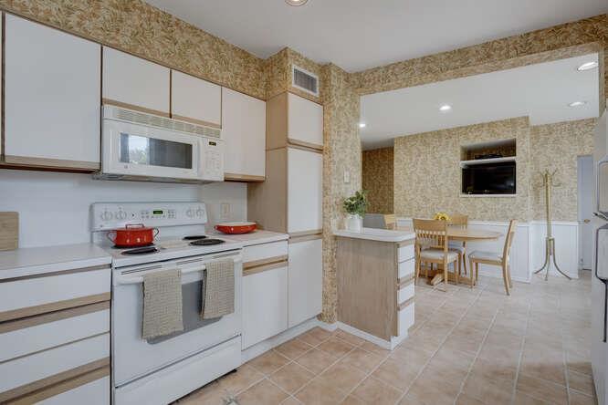 18 of 39 - 76 Argyle Avenue, Babylon, NY