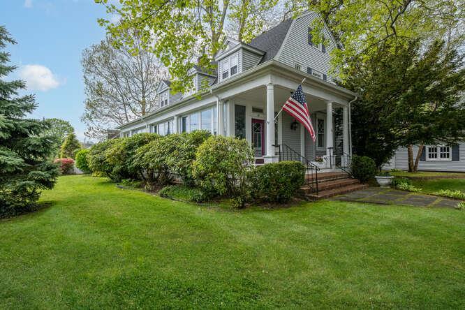 1 of 39 - 76 Argyle Avenue, Babylon, NY