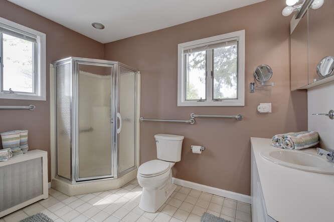 29 of 39 - 76 Argyle Avenue, Babylon, NY