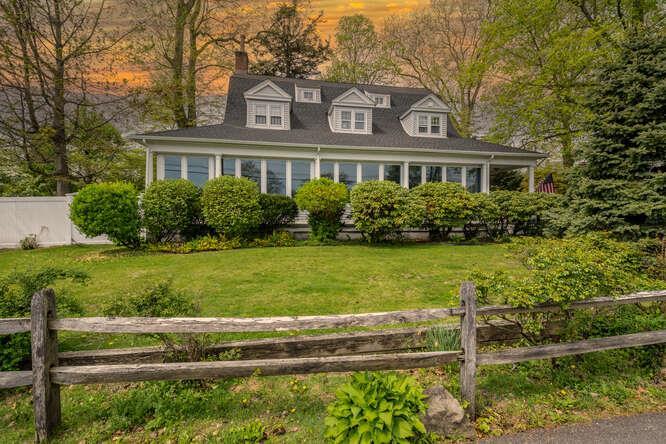 38 of 39 - 76 Argyle Avenue, Babylon, NY