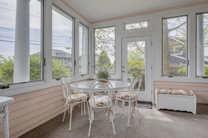 7 of 39 - 76 Argyle Avenue, Babylon, NY