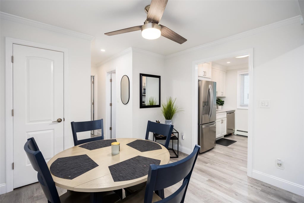 10 of 28 - 200 Merrick Road # F, Amityville, NY