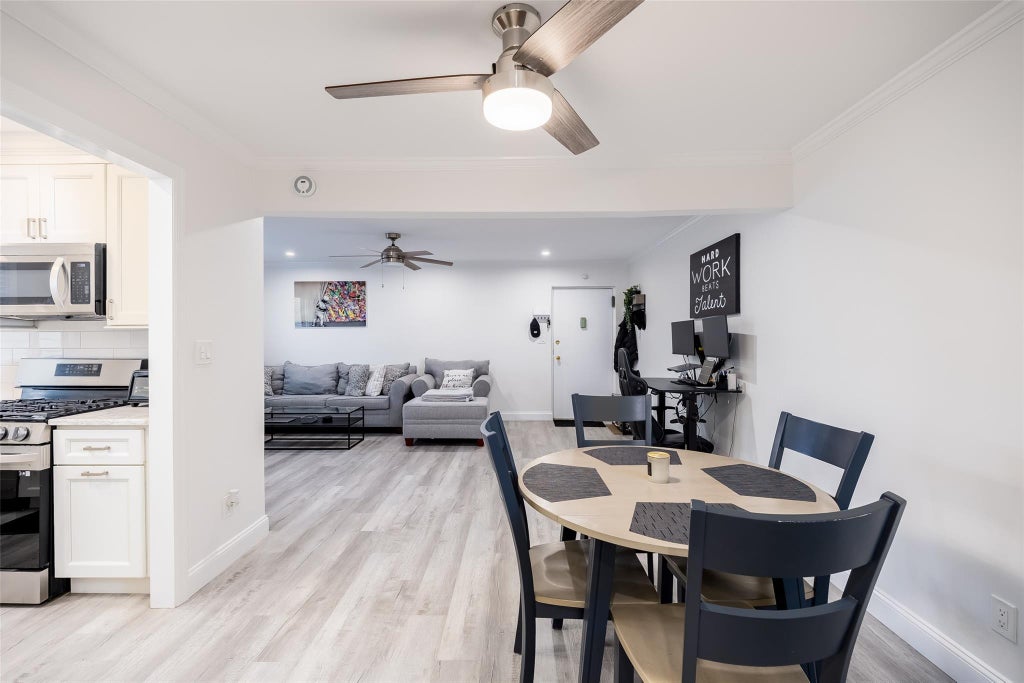 11 of 28 - 200 Merrick Road # F, Amityville, NY
