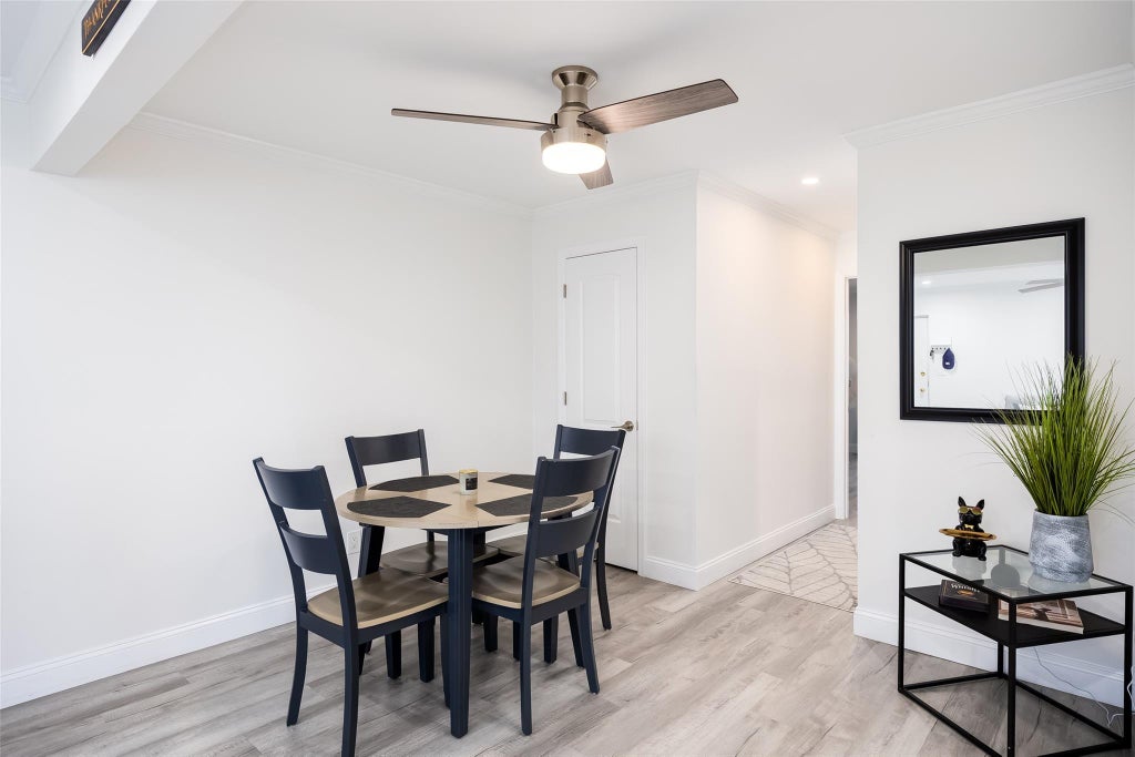 12 of 28 - 200 Merrick Road # F, Amityville, NY