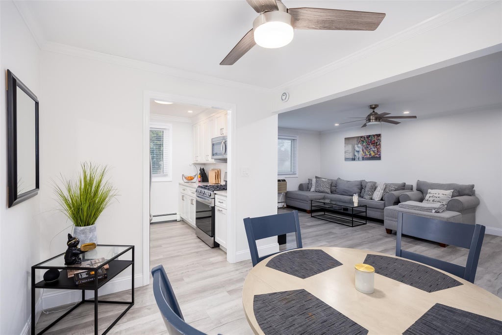 13 of 28 - 200 Merrick Road # F, Amityville, NY