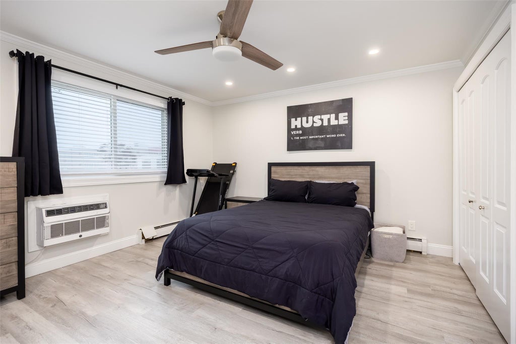 23 of 28 - 200 Merrick Road # F, Amityville, NY